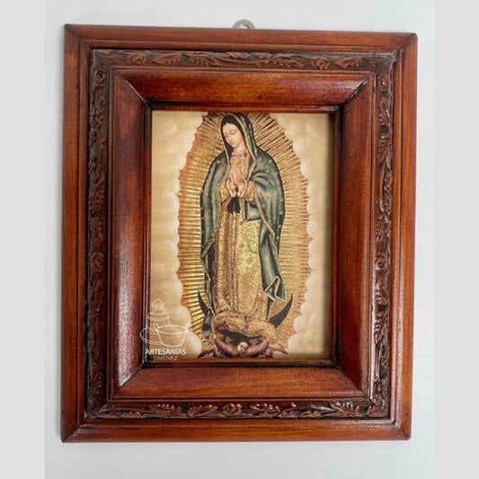 Cuadro de la Virgen de Guadalupe, acabado nogal, hecho a mano en México