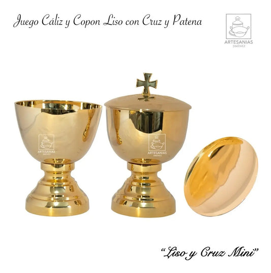 Cáliz copón y patena mini liso, de latón con baño de oro, hecho a mano en México