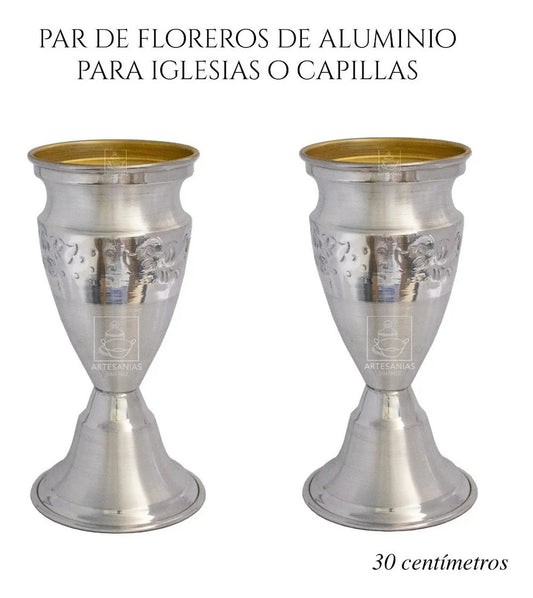 Par de floreros de altar de 30 cm, modelo cuello, en aluminio con acabado plateado, hechos a mano en México