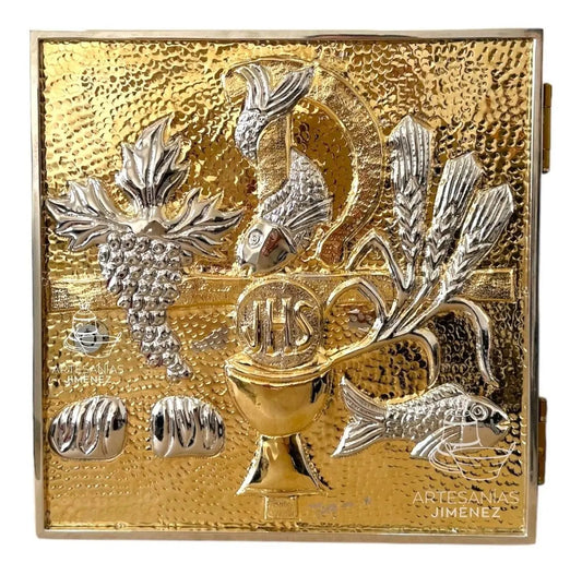 Sagrario con símbolos litúrgicos de 30x30 cm y baño de níquel y oro, hecho a mano en México