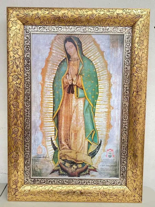 Cuadro de la Virgen de Guadalupe con marco de rosas dorado y verde, acabado oro y plata