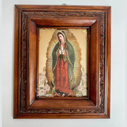 Cuadro de la Virgen de Guadalupe, acabado nogal, hecho a mano en México