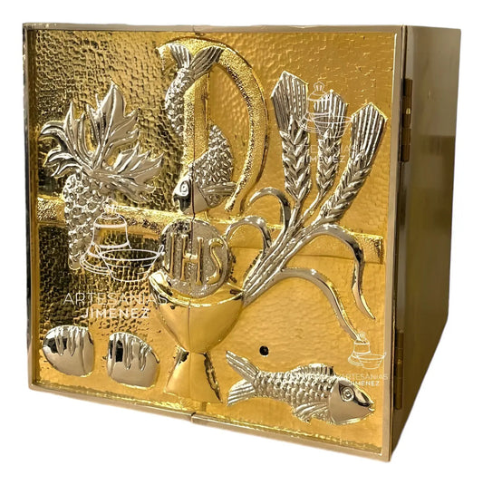 Sagrario de 40x40 cm con símbolos litúrgicos, expositor y baño de níquel y oro, hecho a mano en México