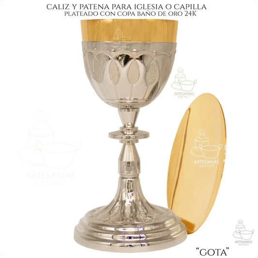 Cáliz y patena, de latón con baño de oro, hecho a mano en México